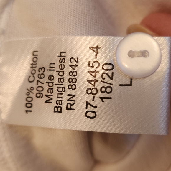 NEW.  LADIES WHITE SHORT-SLEEVE SHIRT.  SIZE LARGE (18/20). - Picture 4 of 5